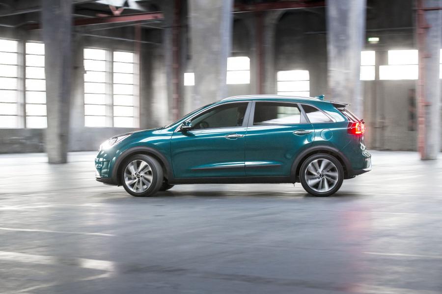  Kia Niro 2016 года  (WW) (фото 15 из 40)
